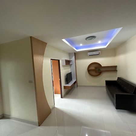 Prautamnak Grand Apartments Pattaya Exterior photo