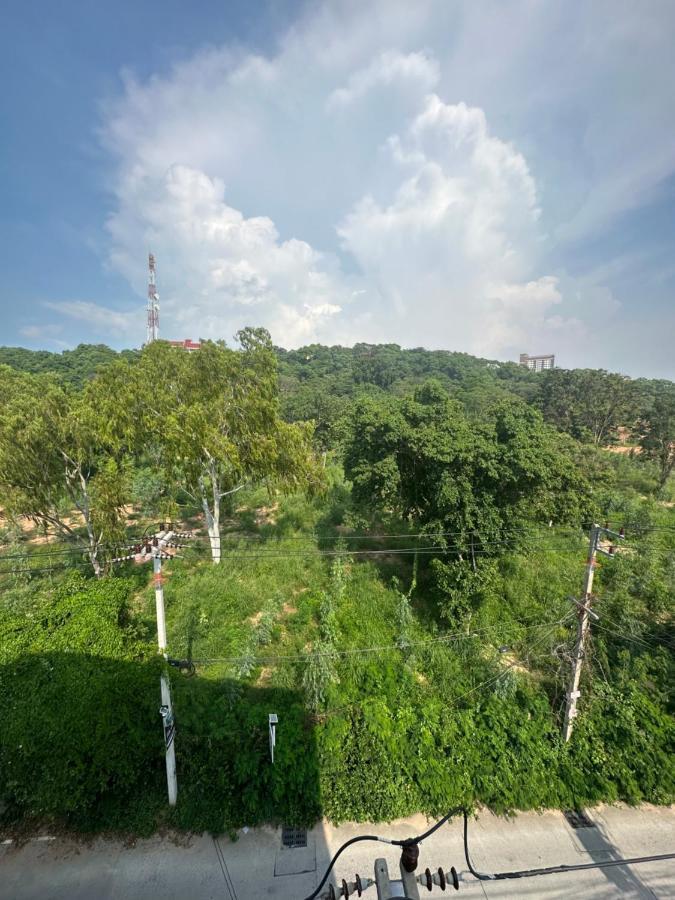 Prautamnak Grand Apartments Pattaya Exterior photo