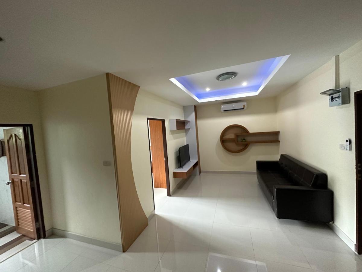 Prautamnak Grand Apartments Pattaya Exterior photo